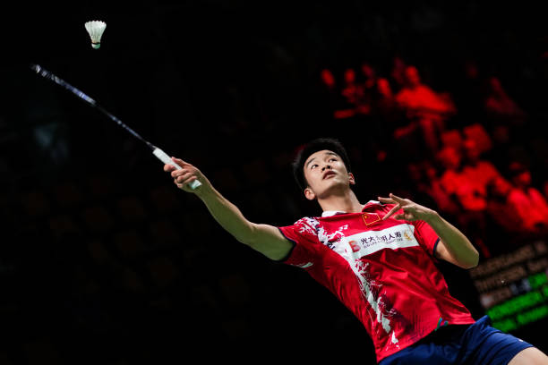 羽毛球拍選購指南:從材質(zhì)到平衡點(diǎn)全面解析