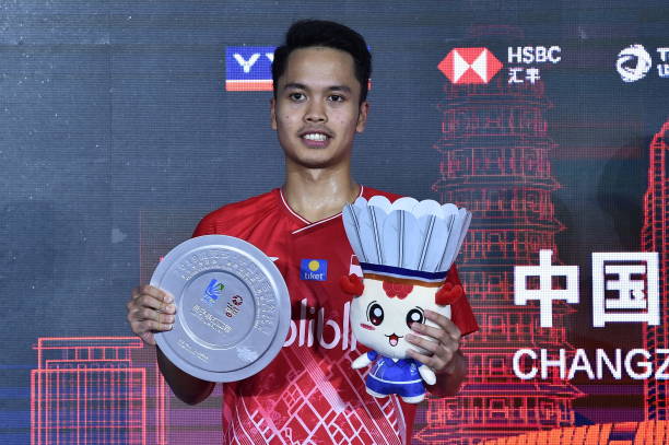 單打VS雙打:羽毛球不同發(fā)球規(guī)則對(duì)比教學(xué)視頻