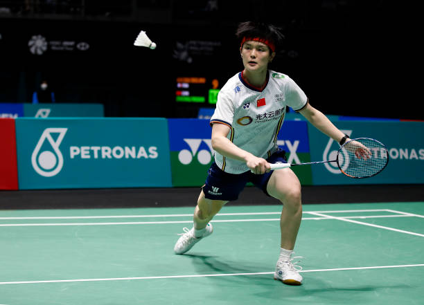 男生羽毛球拍10u選購(gòu)指南:輕盈與力量的完美結(jié)合