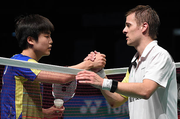 羽毛球入門教程:從握拍到擊球的全套動作教學