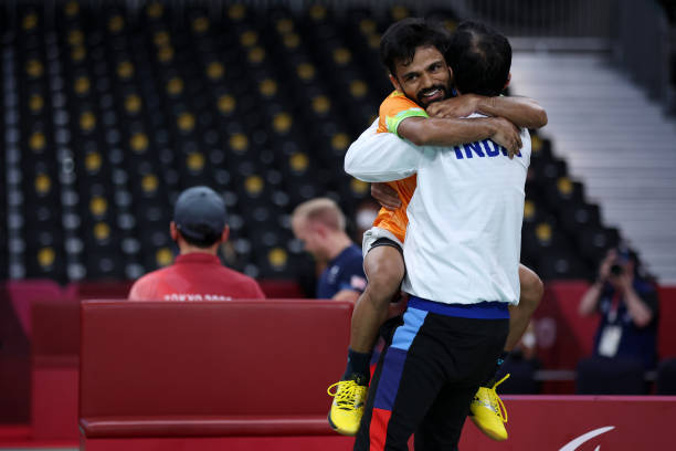 羽毛球比賽場地界線標準尺寸及畫法指南