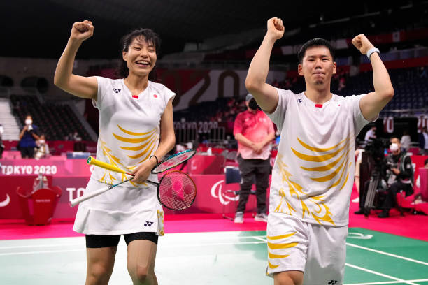 王小羽實(shí)戰(zhàn)教學(xué):羽毛球單打戰(zhàn)術(shù)與步伐解析