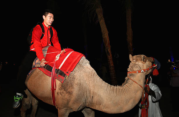 羽毛球訓(xùn)練教程必備模塊：步法、發(fā)球與扣殺技巧