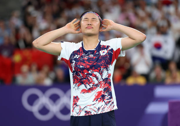 羽毛球單打發(fā)球區(qū)域圖解:避免發(fā)球違例的關鍵要點