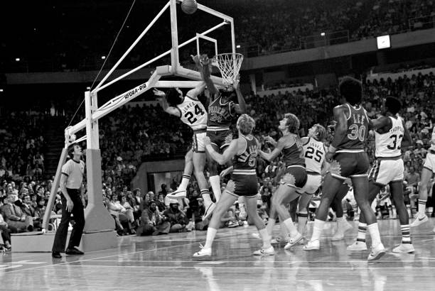 猛龍能否阻擋騎士衛(wèi)冕之路？半決賽看點(diǎn)解析