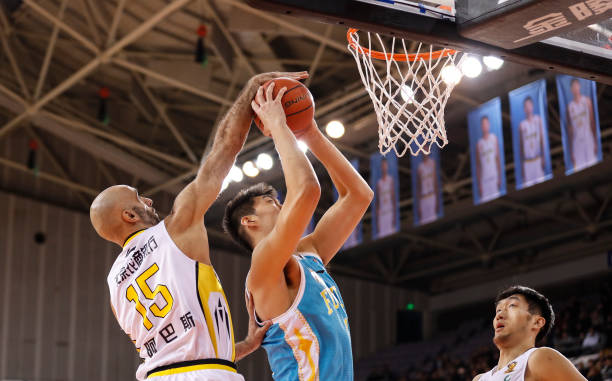 歷史性瞬間:2016年2月27日庫里超遠三分絕殺雷霆