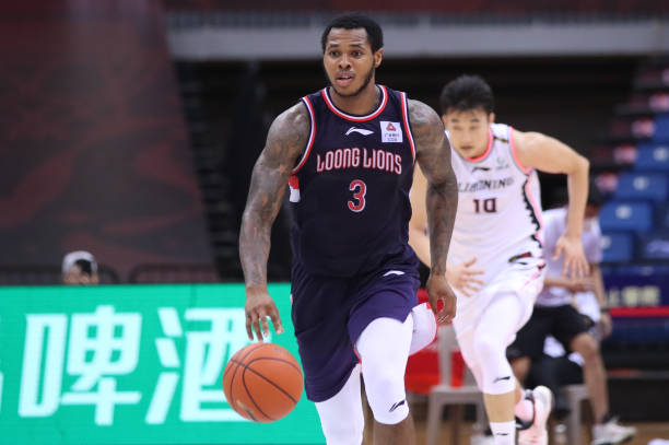 搜狐體育NBA首輪戰(zhàn)報(bào)：勇士逆轉(zhuǎn)湖人，庫里狂砍40分