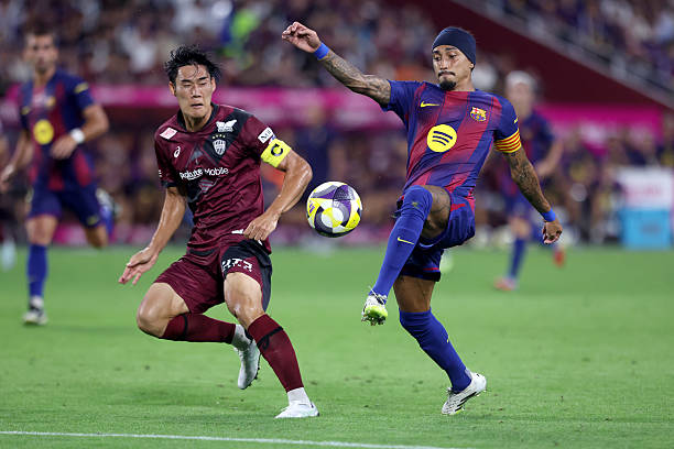 哈維率隊(duì)重返巔峰!巴薩提前兩輪鎖定聯(lián)賽冠軍