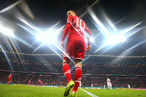 國際足聯(lián)標準:足球場長度和寬度是多少厘米?