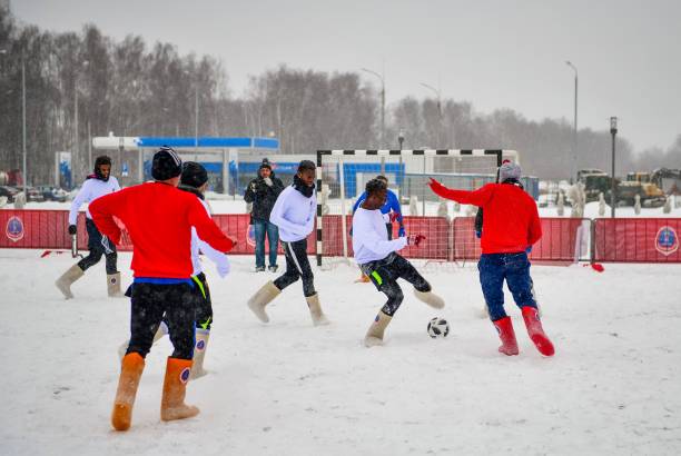 從蘇亞雷斯到內(nèi)馬爾：誰才是梅西的最佳拍檔？