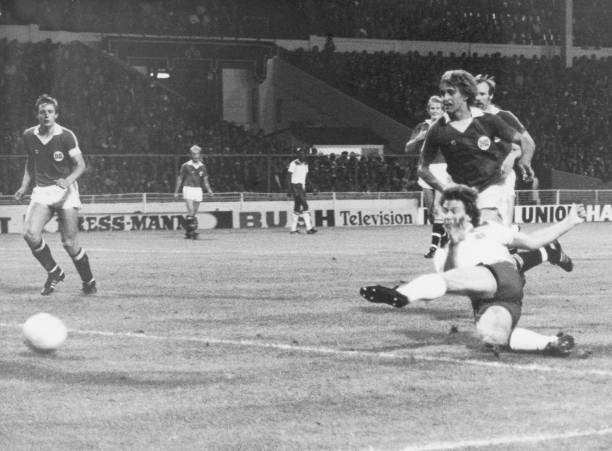 (通過對比，突出該規(guī)則的特殊性)