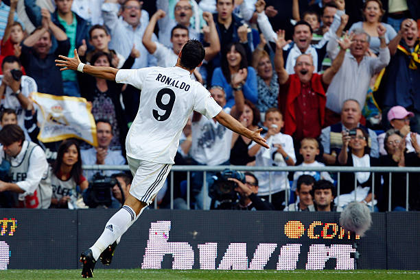 進(jìn)球數(shù)預(yù)測(cè)平臺(tái):結(jié)合歷史數(shù)據(jù)與實(shí)時(shí)表現(xiàn),預(yù)測(cè)更可靠