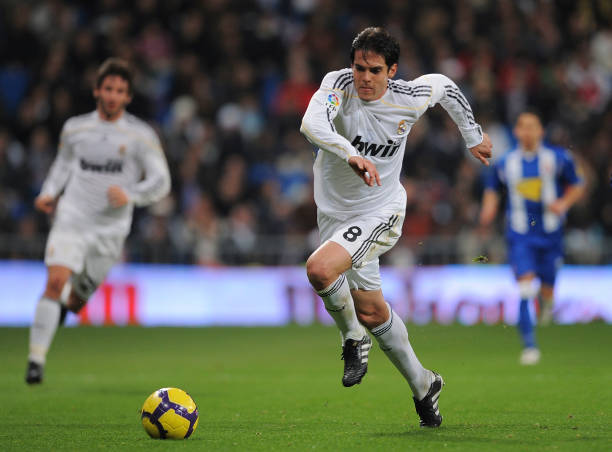 球迷視角:各隊支持者如何看待今日關(guān)鍵戰(zhàn)役?