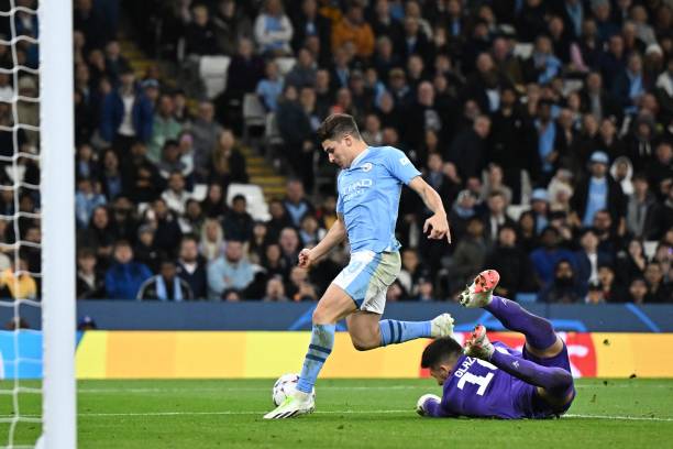 任意球破門如探囊取物，這些球員的腳法有多恐怖？