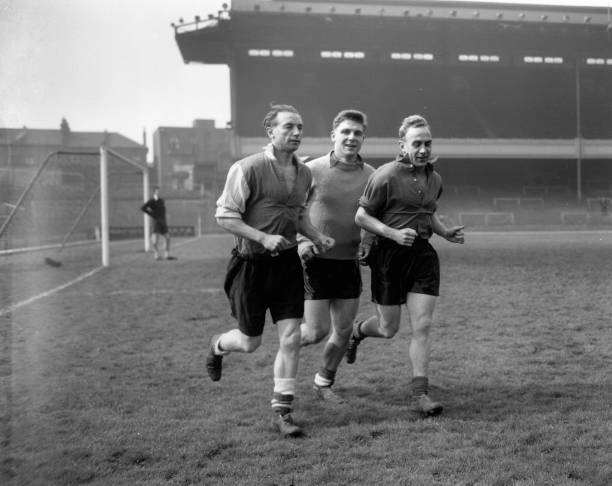 法甲爆冷之夜：升班馬逆轉(zhuǎn)里昂，傳統(tǒng)豪門遭遇滑鐵盧