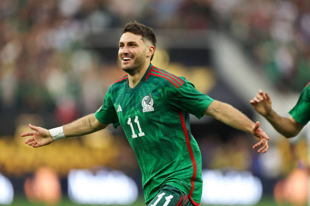 藍(lán)黑軍團(tuán)稱霸意甲:盤點(diǎn)國米歷史上的冠軍賽季