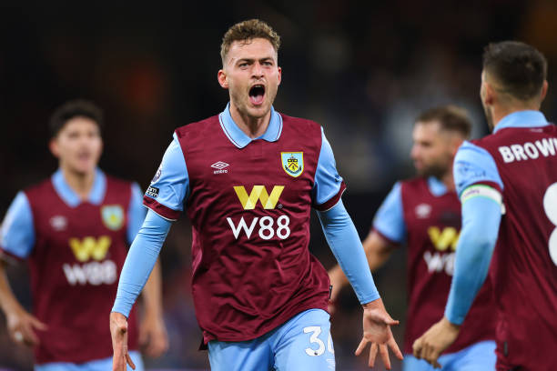 黑馬閃耀！20賽季歐冠16強(qiáng)中的意外之師