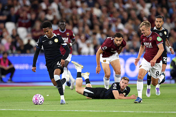 2021巴西足球賽事回顧:球迷回歸看臺的激情瞬間