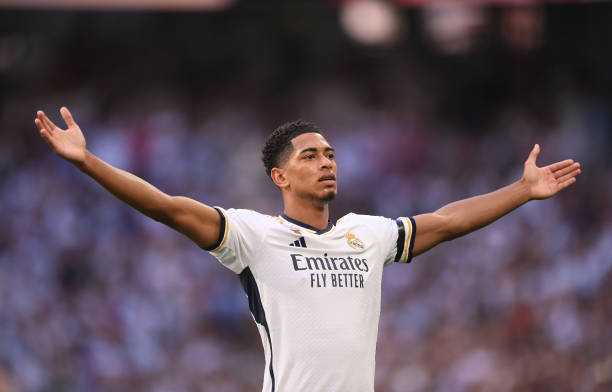 初中足球課程設(shè)計：18篇教案涵蓋傳、控、射、防