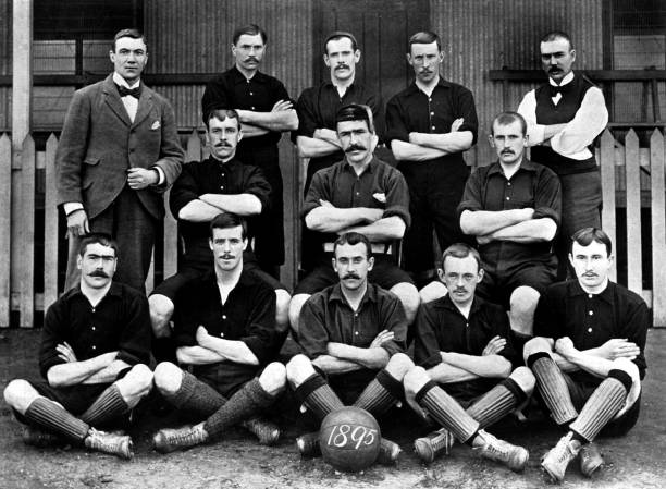 為什么間接任意球不能直接射門得分？規(guī)則背后的邏輯