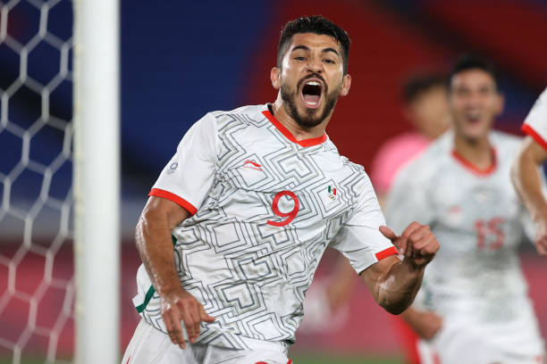 不看球門(mén)也能進(jìn)！史上最騷腳后跟進(jìn)球TOP10