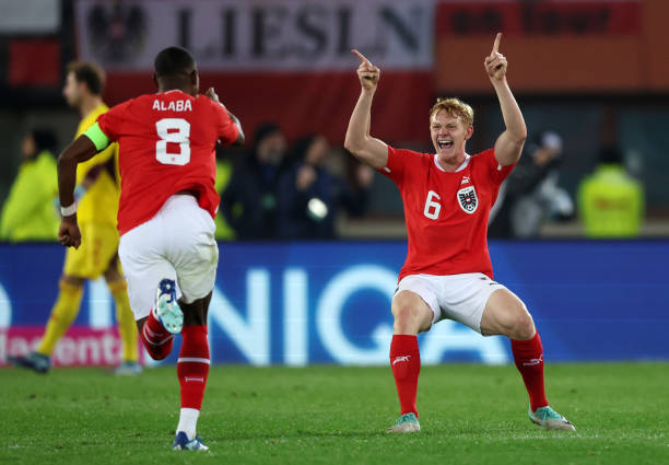 歐冠決賽比分揭曉：新王登基還是豪門(mén)衛(wèi)冕？