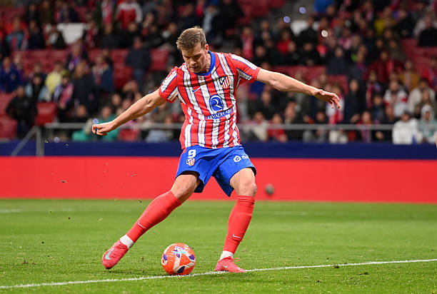 C羅PK梅西：誰(shuí)的金球獎(jiǎng)含金量更高？