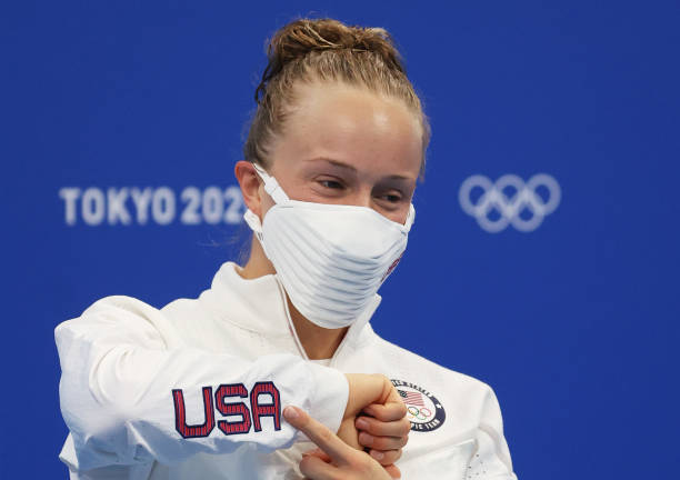 伏明霞家庭生活揭秘:一家四口其樂融融