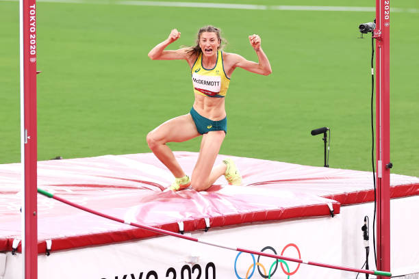 高敏跳水女皇與年輕選手同臺(tái)競(jìng)技，傳承跳水精神！