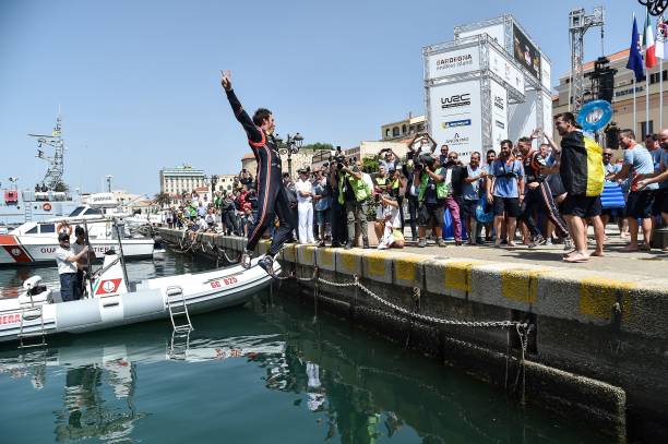 提升游泳水平:女子游泳等級進階訓練計劃