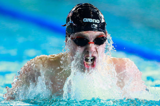 游泳新手必學(xué):自由泳入門視頻詳解