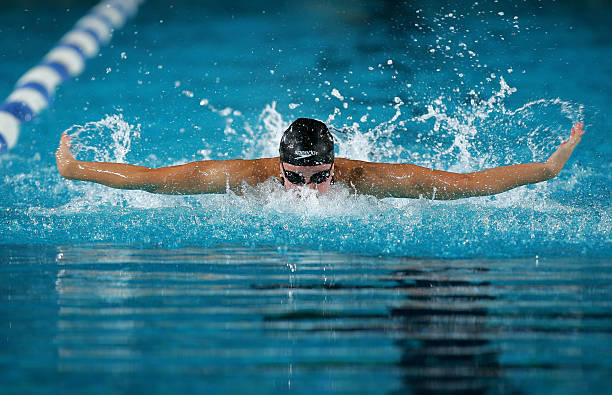 游泳池艾滋病毒傳播:真相與誤解