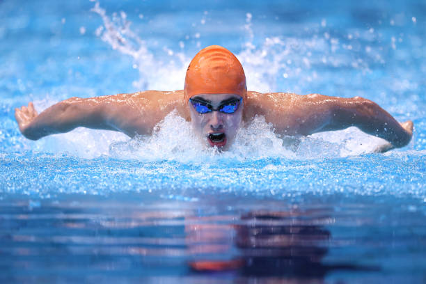 浪濤洶涌時(shí)的自救手冊(cè):游泳者必讀的安全指南