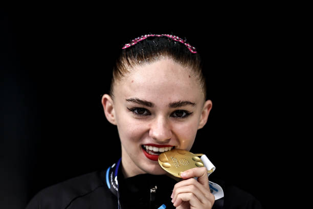 耳朵進(jìn)水別著急！這些方法幫你快速排出積水