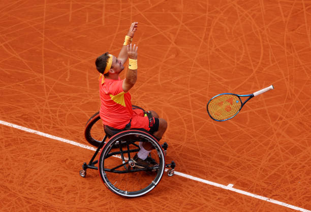 業(yè)余與職業(yè)比賽網(wǎng)球場(chǎng)尺寸對(duì)比