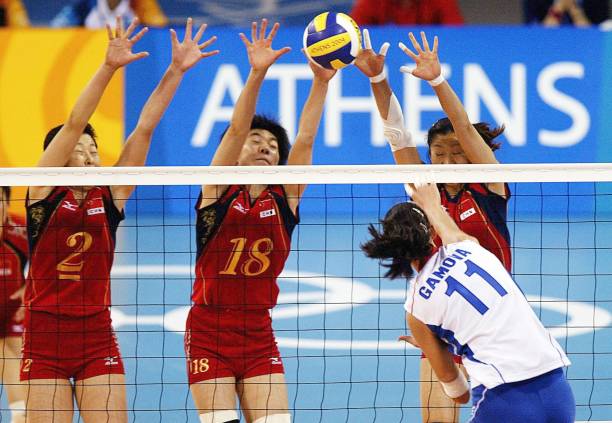 硬排球比賽中的網(wǎng)前規(guī)則與觸網(wǎng)判罰