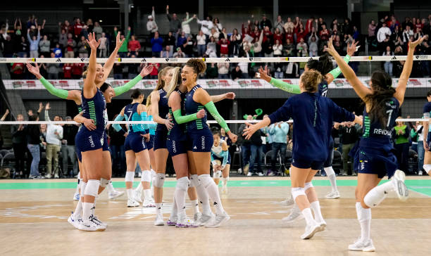 排球技術(shù)大全：發(fā)球、傳球、扣球、攔網(wǎng)完整解析