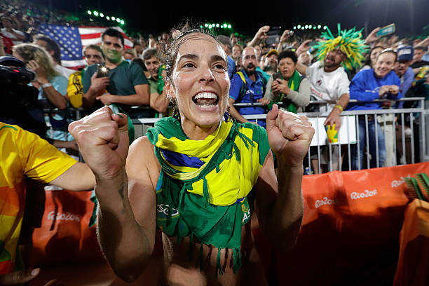 青少年排球網(wǎng)高度調(diào)整標(biāo)準(zhǔn)及訓(xùn)練建議