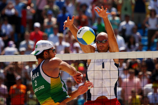 排球場上站位全攻略:從基礎(chǔ)站位到高級戰(zhàn)術(shù)應(yīng)用圖解