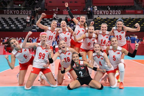 排球墊球視頻教程:一步步教你成為接球高手