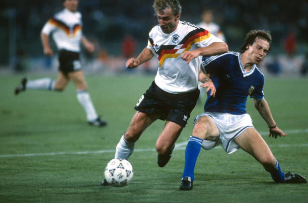 法國(guó)隊(duì)備戰(zhàn)2025世界杯:衛(wèi)冕之路再遇克羅地亞